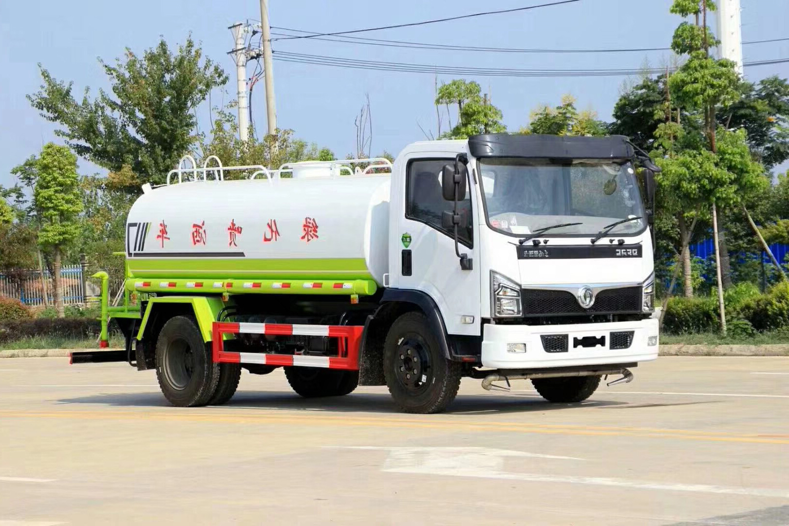 东风福瑞卡洒水车