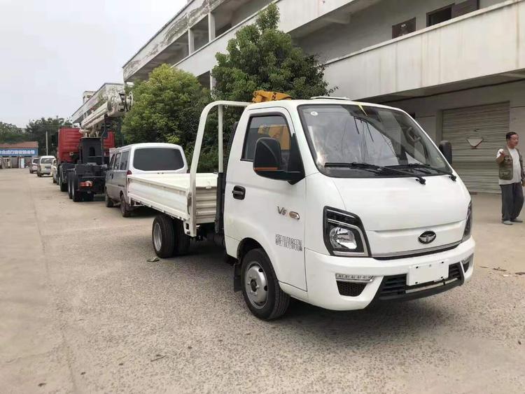 唐骏随车起重运输车