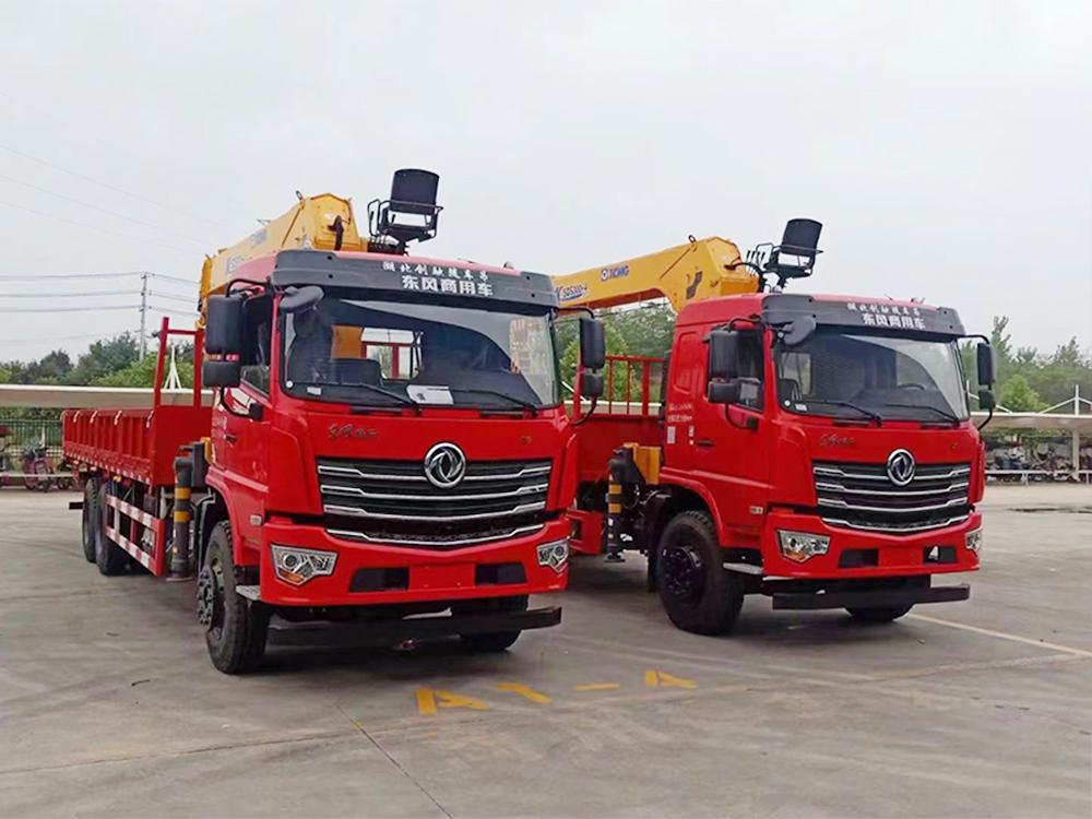 东风畅行D3L后八轮徐工12吨随车吊