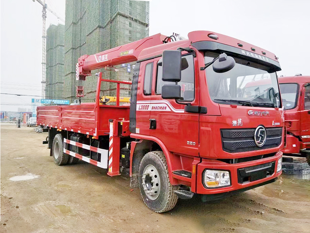 陕汽德龙单桥威龙8吨随车起重运输车