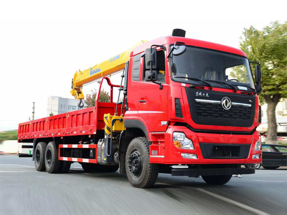 东风天龙后八轮徐工12吨随车吊