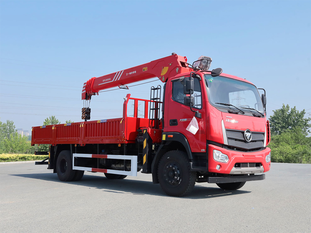 福田瑞沃单排三一8吨随车吊