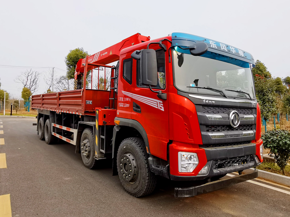 东风华神T5前四后八三一14吨随车吊