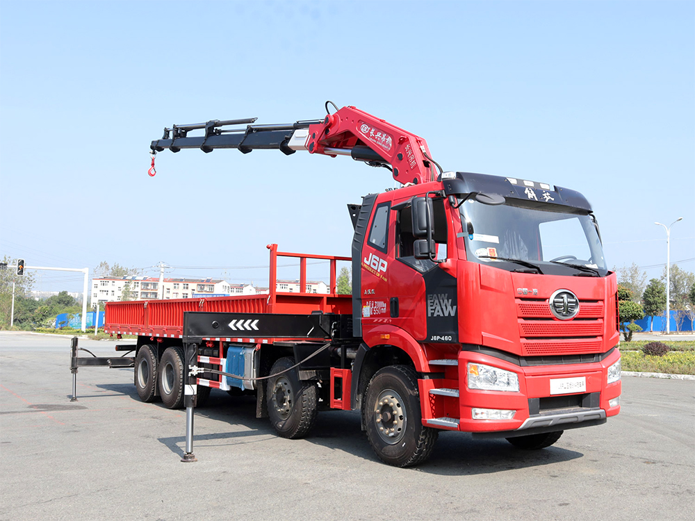 解放J6前四后八长兴20吨折臂式随车吊